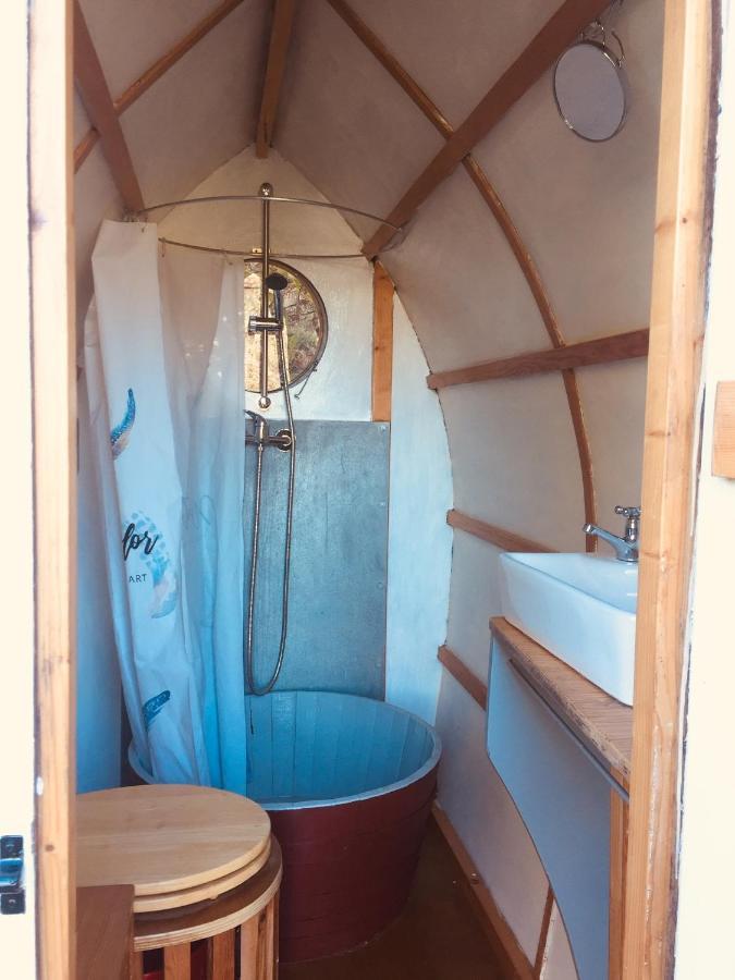 Rosa The Cosy Cabin - Gypsy Wagon - Shepherds Hut, River Views Off-Grid Eco Living Педроган-Гранди Экстерьер фото